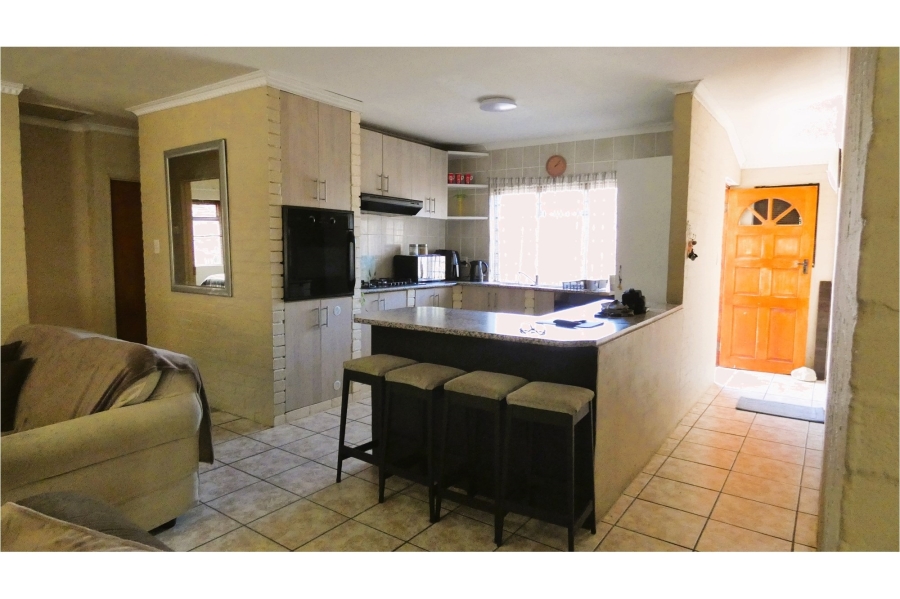 4 Bedroom Property for Sale in Onverwacht Western Cape